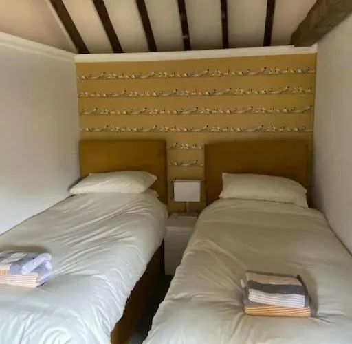 Oyster Barn Sleeps Two