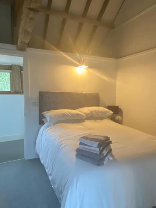 Oyster Barn Sleeps Two Holiday home *